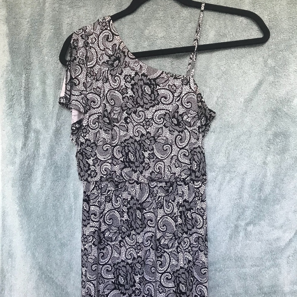 Spring dress - Picture 2 of 2